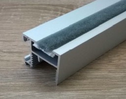 S-kartáč dorazový nízký 12,8x4,6mm šedý